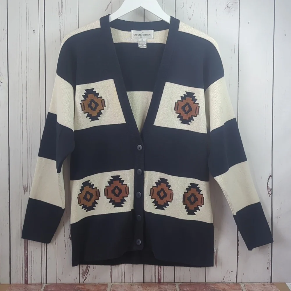 Vintage Casual Corner Navy Blue and Cream Preppy Aztec Women's‎ Cardigan Medium